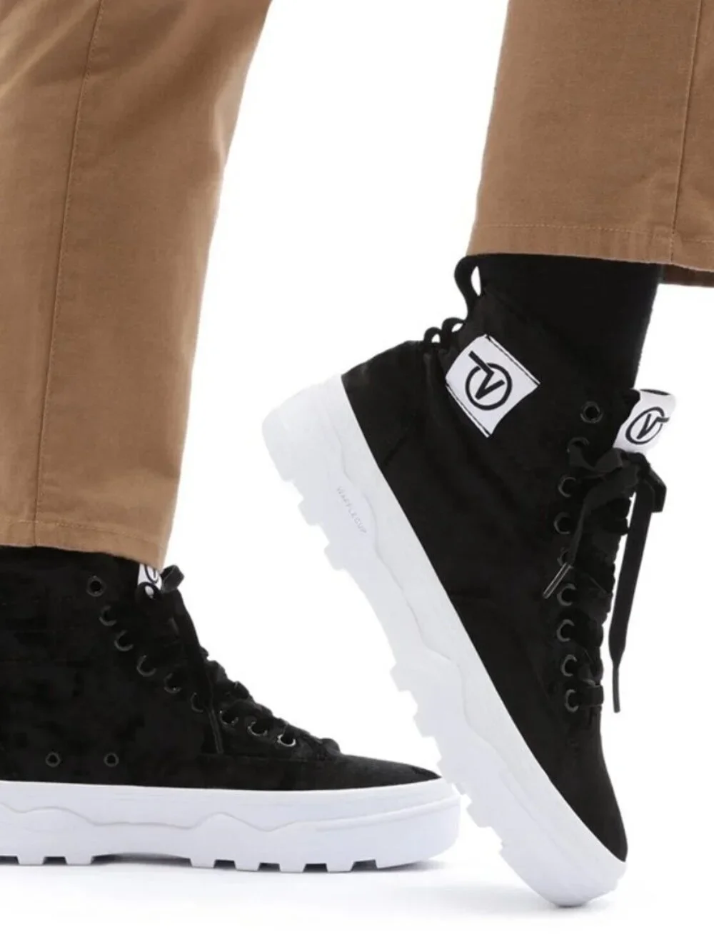 Vans Sentry WC Crushed Velvet High Top Sneakers Lace Up Black Size Women 8.5 NEW